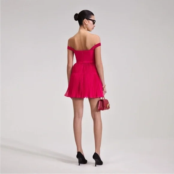 NWT Self-Portrait Off Shoulder Chiffon Mini Dress in Redsize UK 8 / US 4